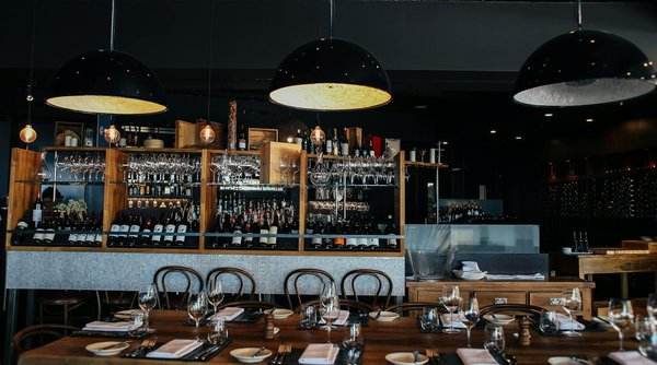 Quelles sont les meilleures méthodes pour réaliser des glaçages colorés et brillants pour vos gâteaux ?